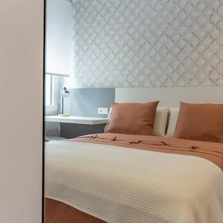 AH Room4You Oviedo by Asturias Holidays Apartamento *