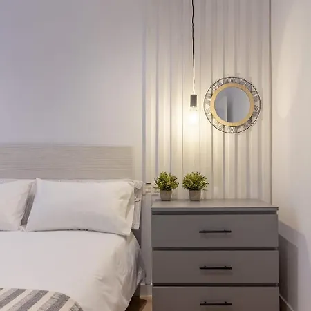 Apartamento AH Room4You Oviedo by Asturias Holidays