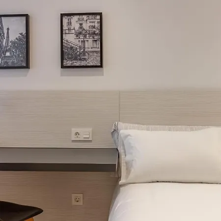 AH Room4You Oviedo by Asturias Holidays