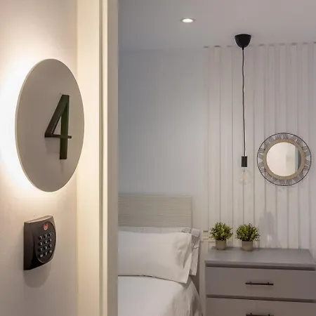 AH Room4You Oviedo by Asturias Holidays *