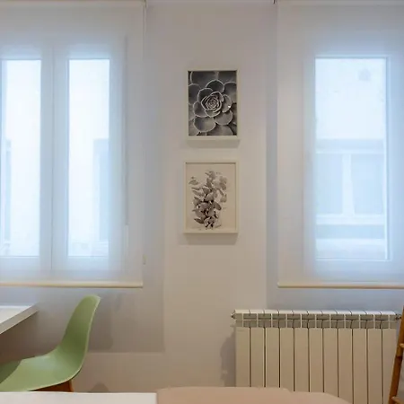 AH Room4You Oviedo by Asturias Holidays Apartamento *